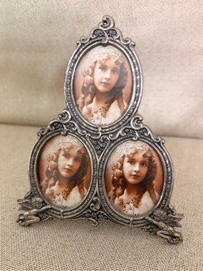Vintage Ornate Triple Picture Frame – Holds 3 Photos – Unused